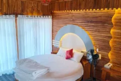 রাউন্ড বেডের কাপল রুম